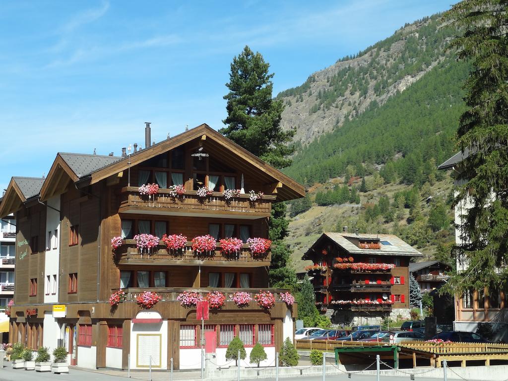 Appartementhaus Crystal Täsch Oda fotoğraf