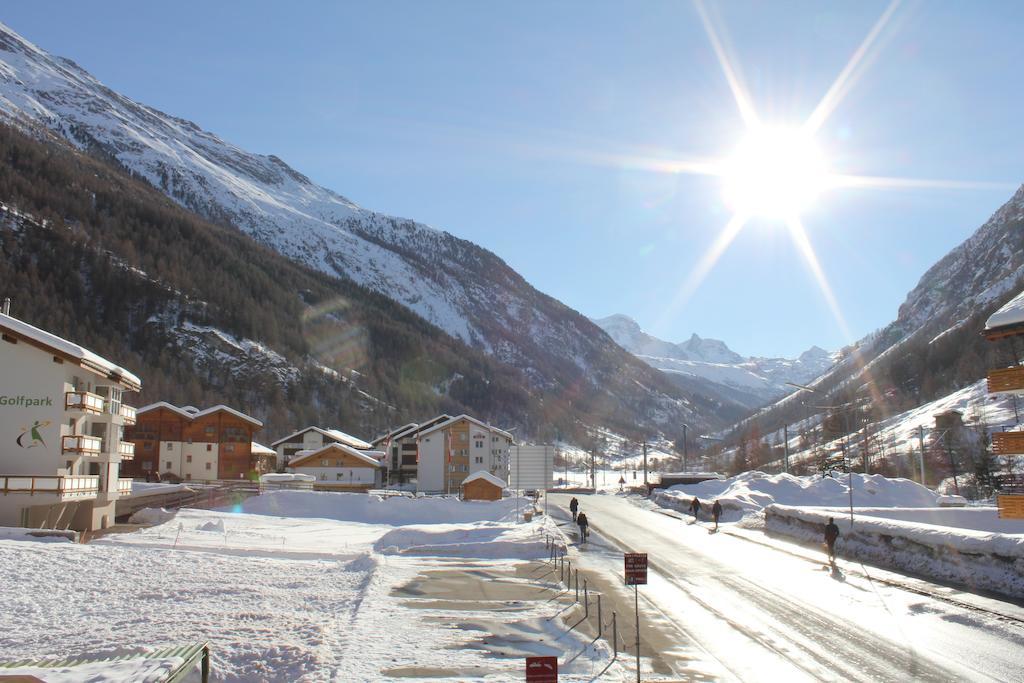 Appartementhaus Crystal Täsch Oda fotoğraf